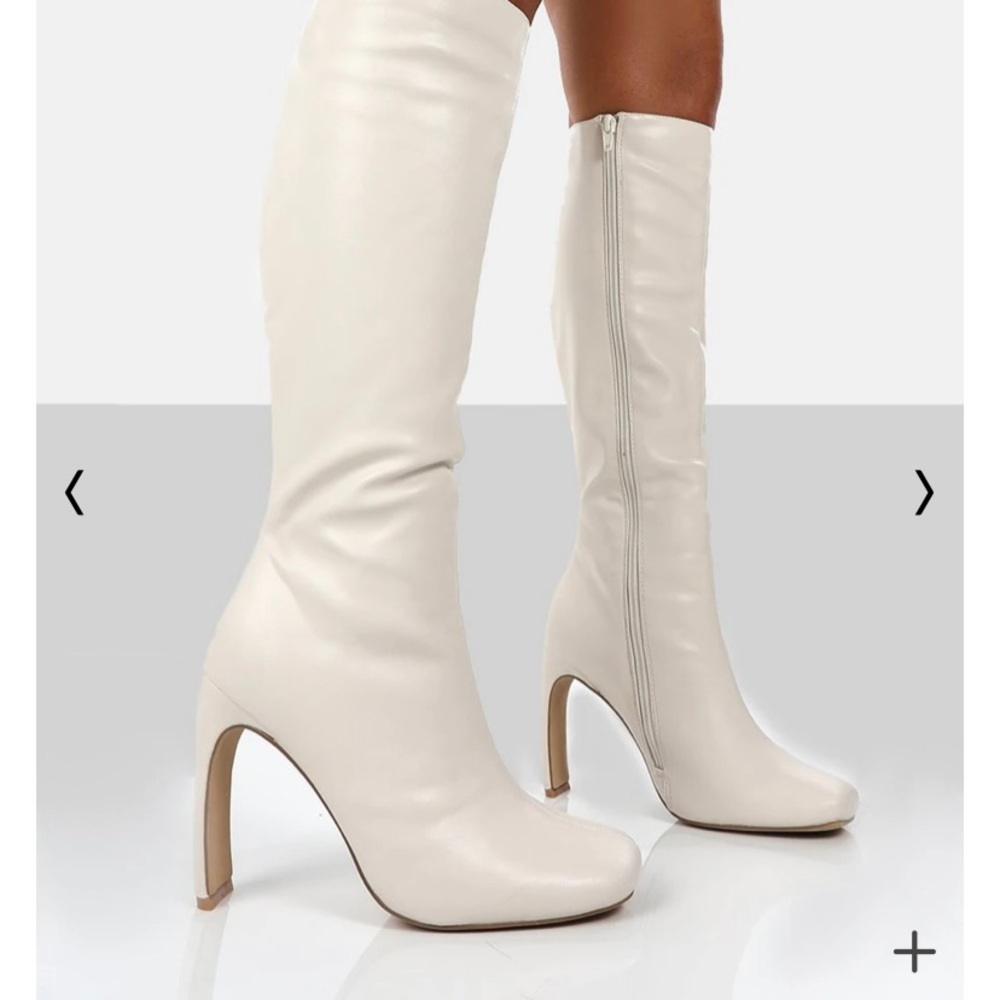 Super cute white go go style boots! 😍💕